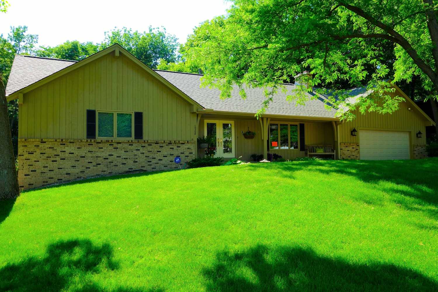 All Craftsmen Exteriors Llc, Burnsville, MN Roofing