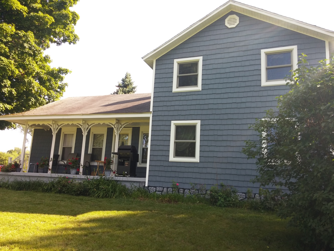 Hubble - Full Exterior