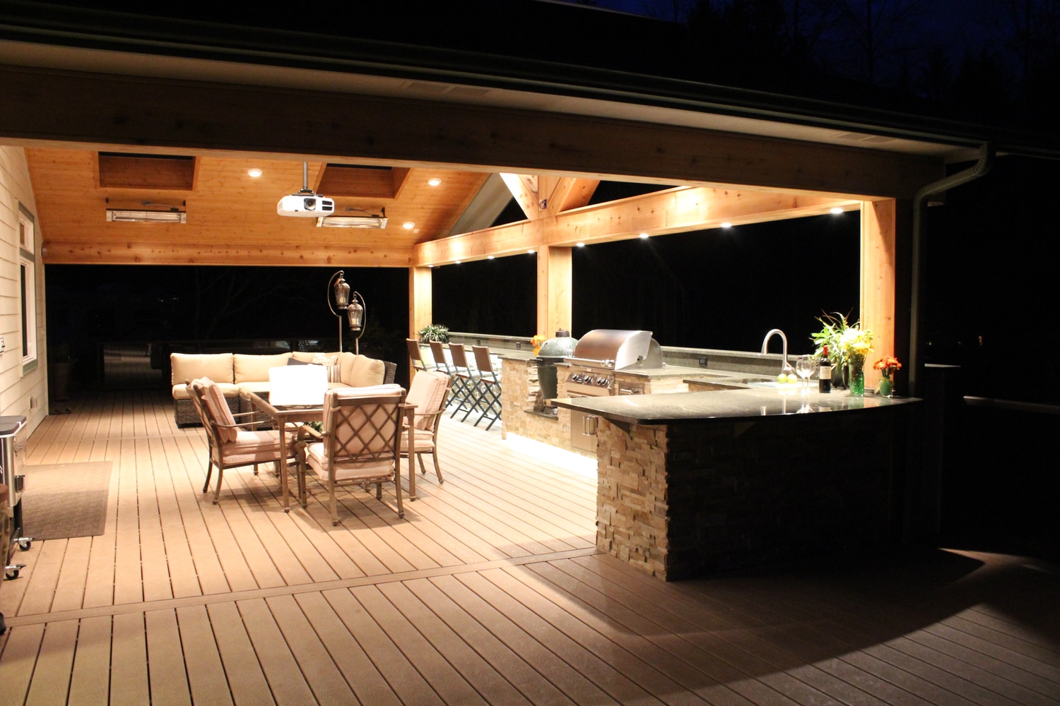Outdoor Kitchen 