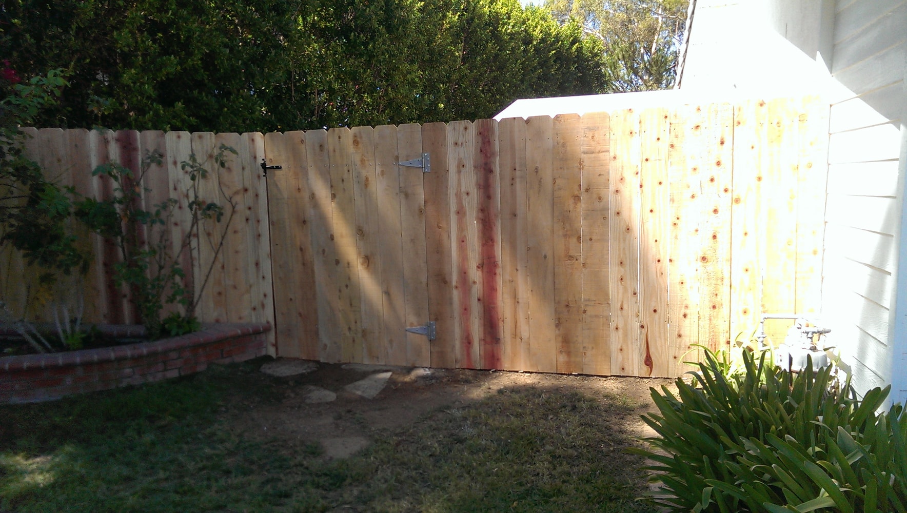 Photo(s) from L E Fence