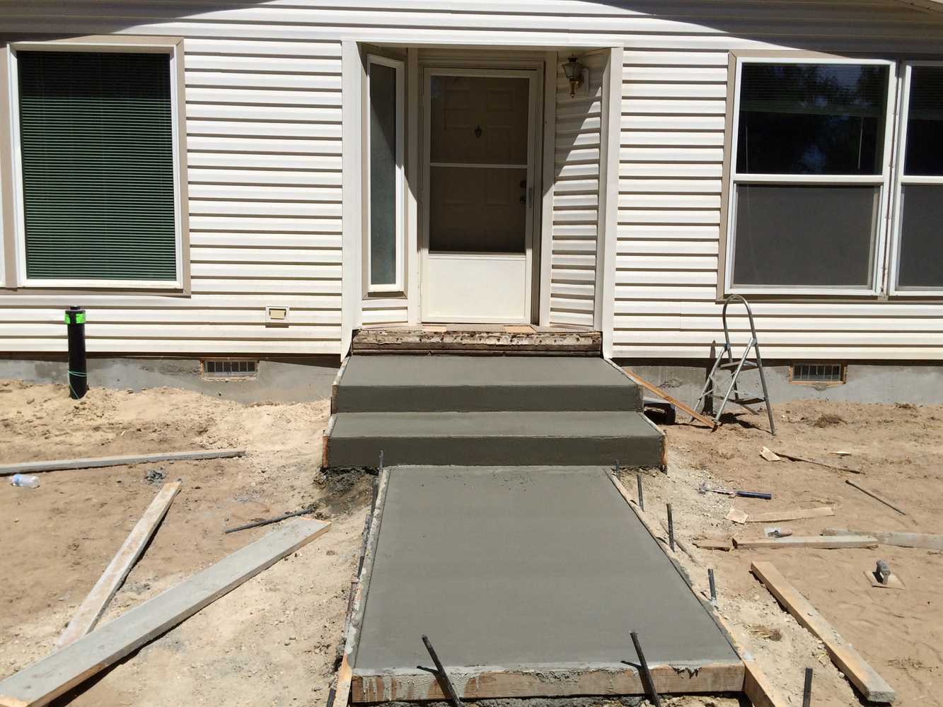 foundation and retaining wall 
