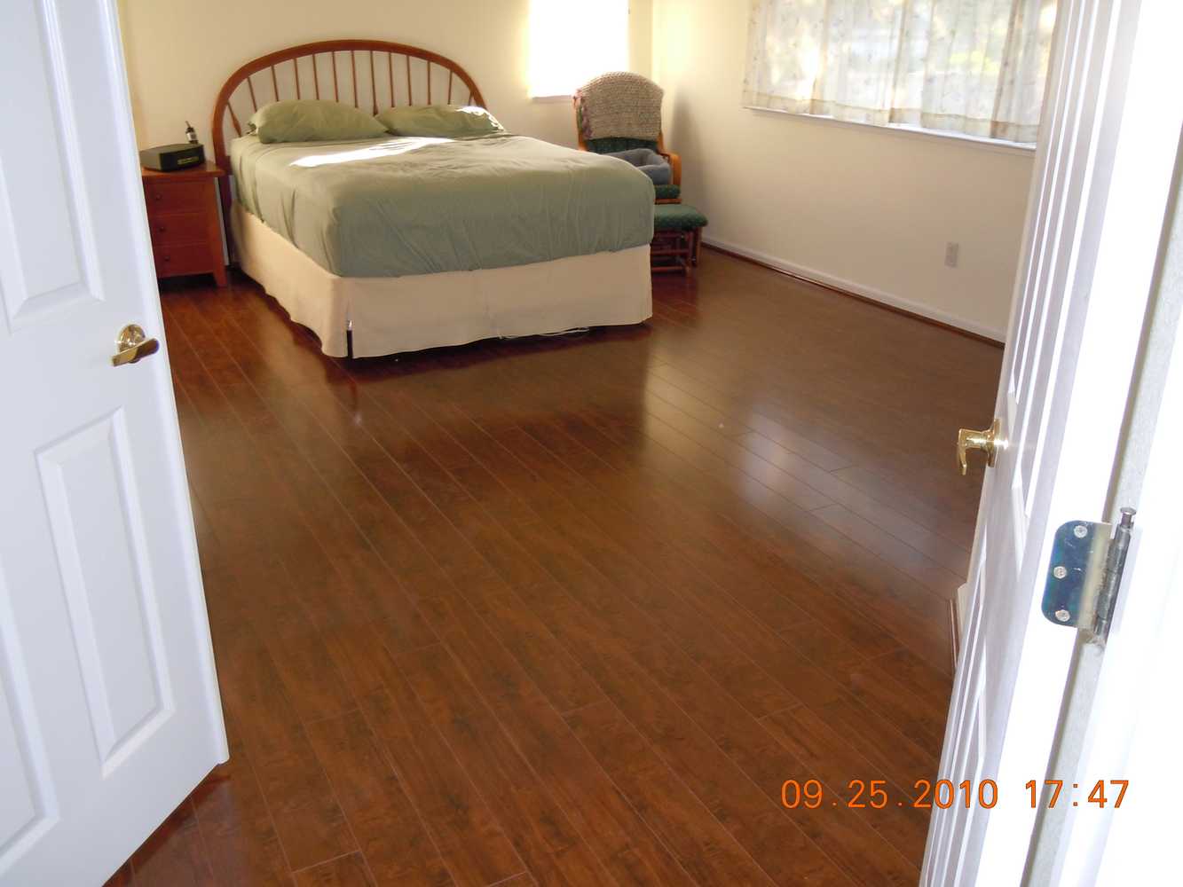 Laminate & Tile Flooring