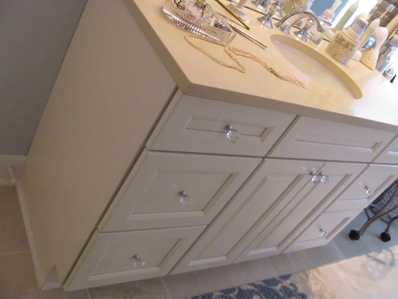 Bathroom - diamond cabinetry - granite tops