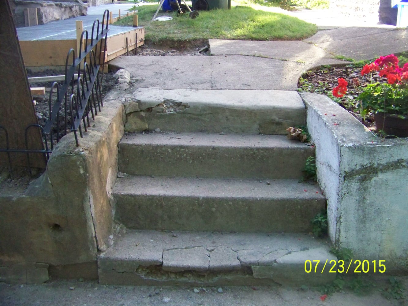 2339 Bryn Mawr Ave back patio