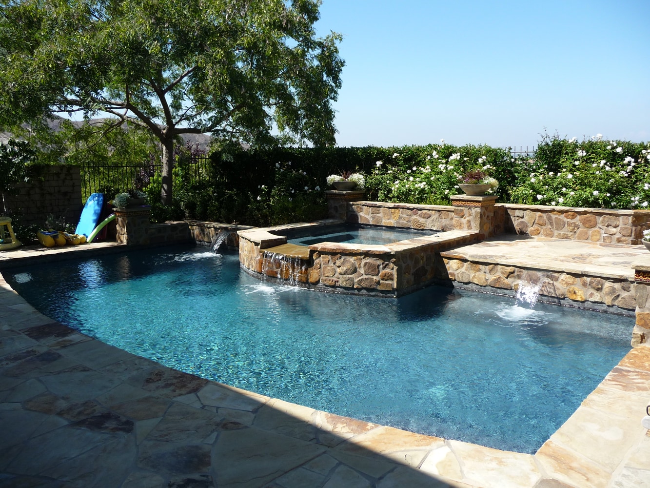 Custom Swimming Pools