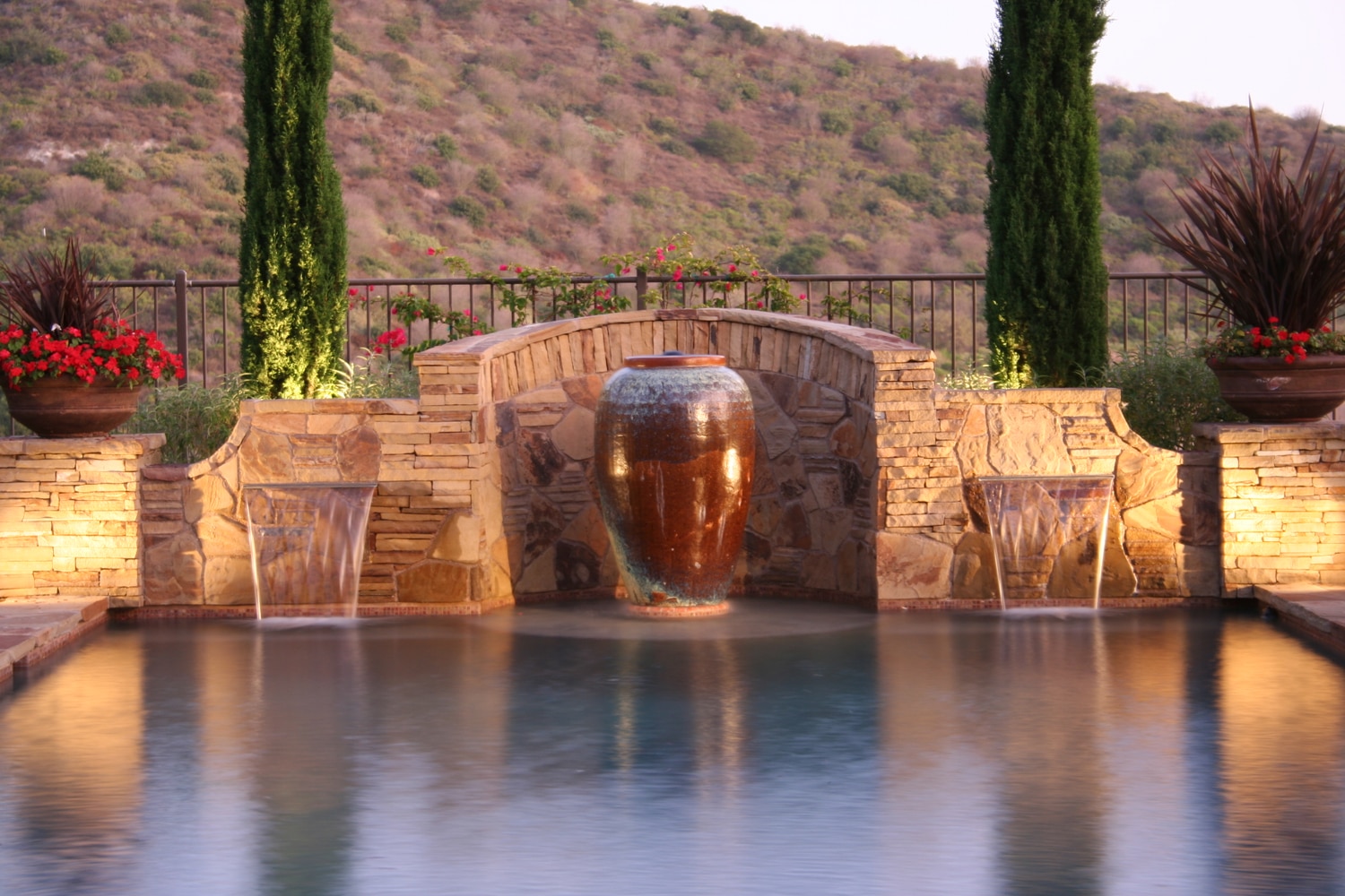 Custom Swimming Pools