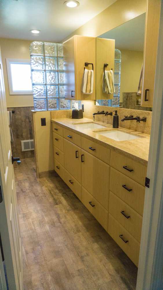 2014: Earthy Wood & Glass Master Bath