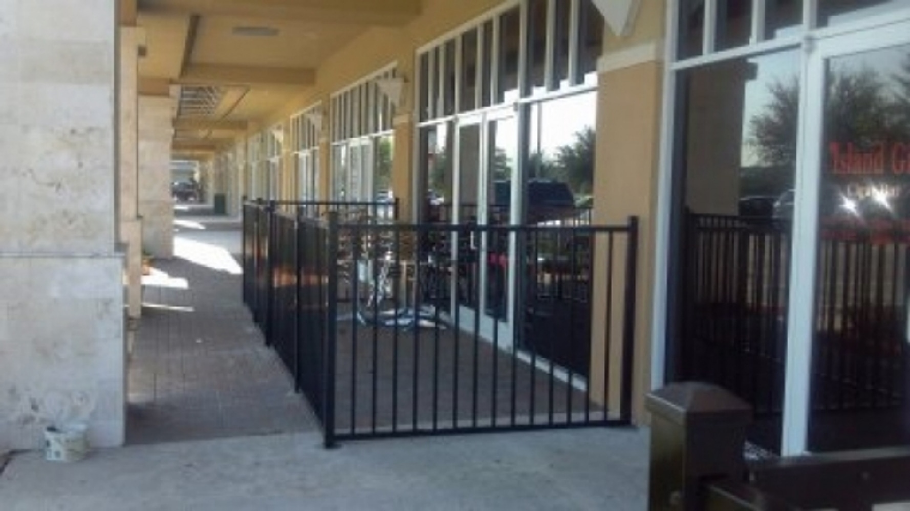 Island Girl Cigar Bar - Outdoor Patio