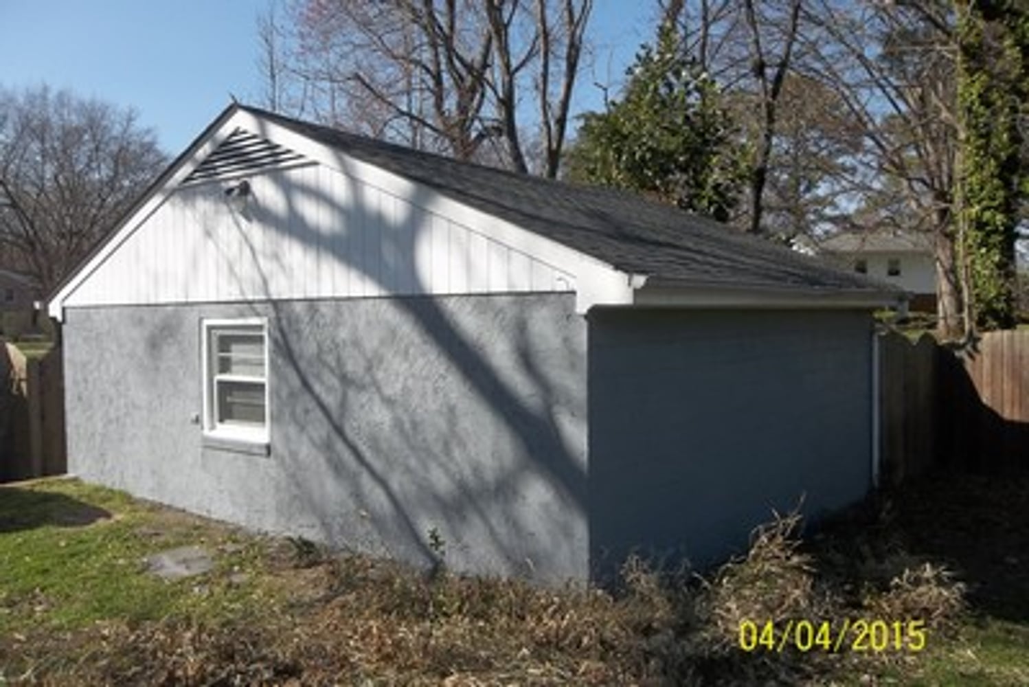 EXTERIOR PAINT BRICK (WHOLE HOUSE) AND DETACHED GARAGE