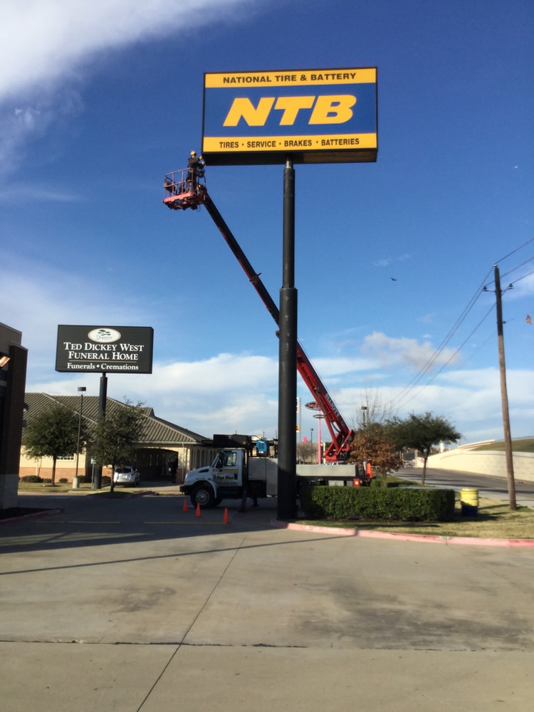 Photo(s) from Mister Sign Man