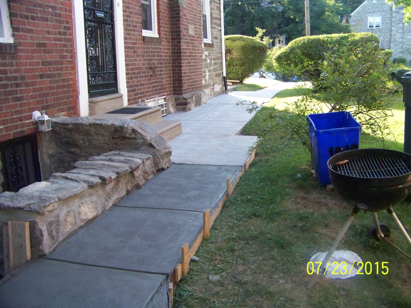 2339 Bryn Mawr Ave back patio