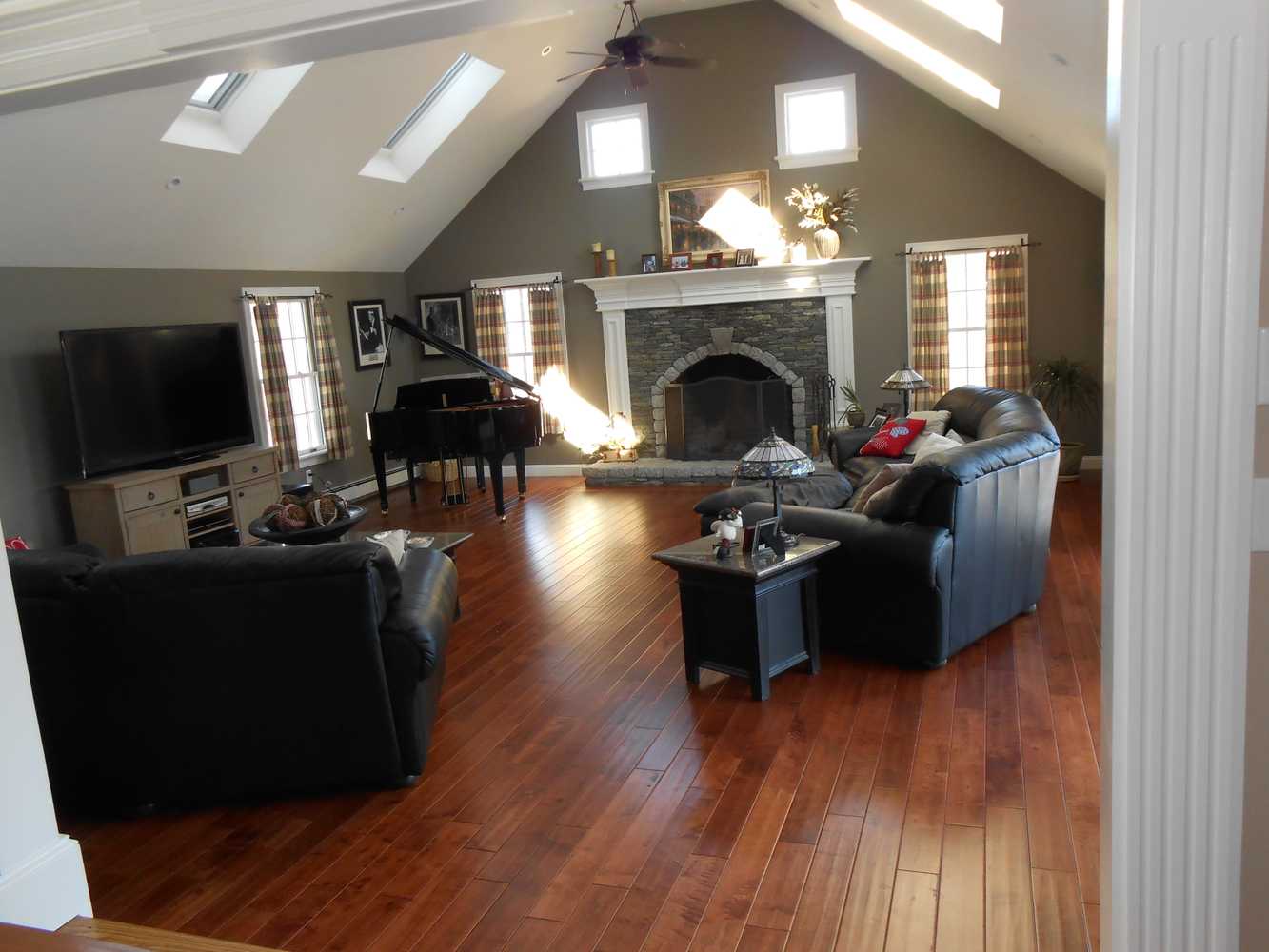 Photo(s) from Finishing Touch Hardwood Floor and Remodeling co