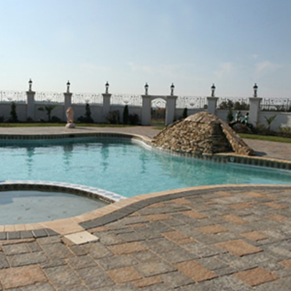 Luxury living brought to you by Aliaga Builders