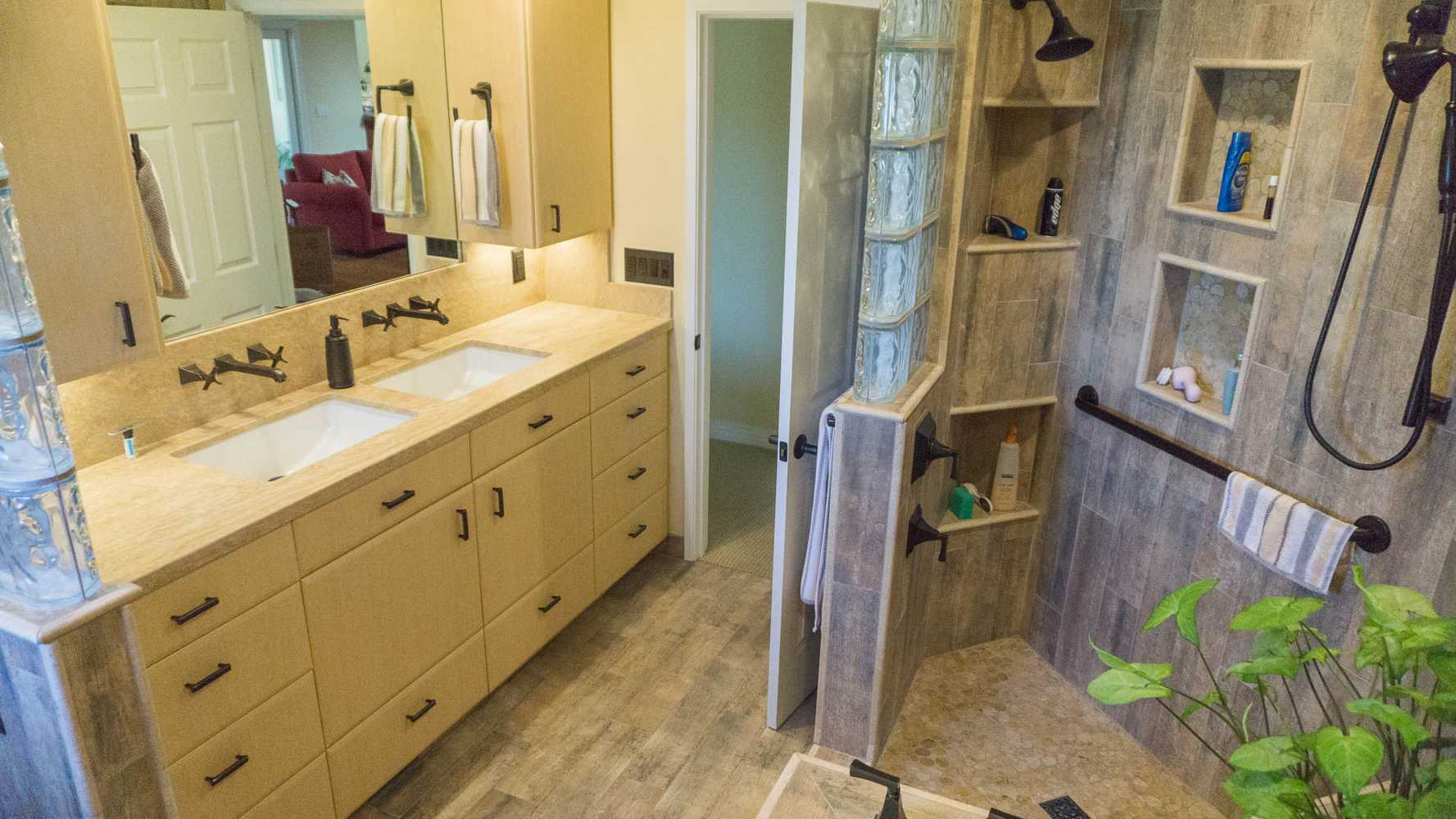 2014: Earthy Wood & Glass Master Bath