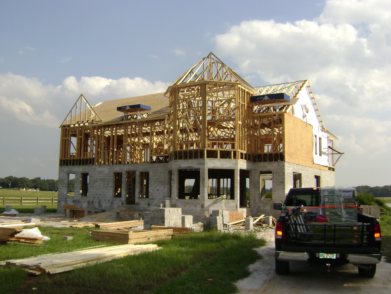 Lake Helen Residence