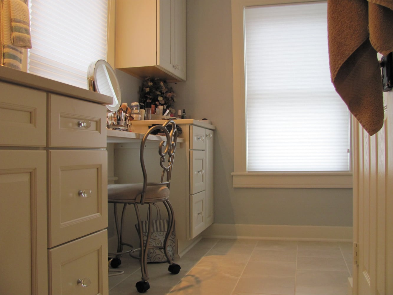 Bathroom - diamond cabinetry - granite tops