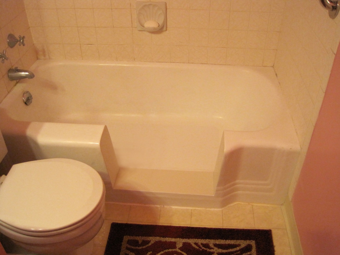 Adaptive Access to create barrier-free bathtub