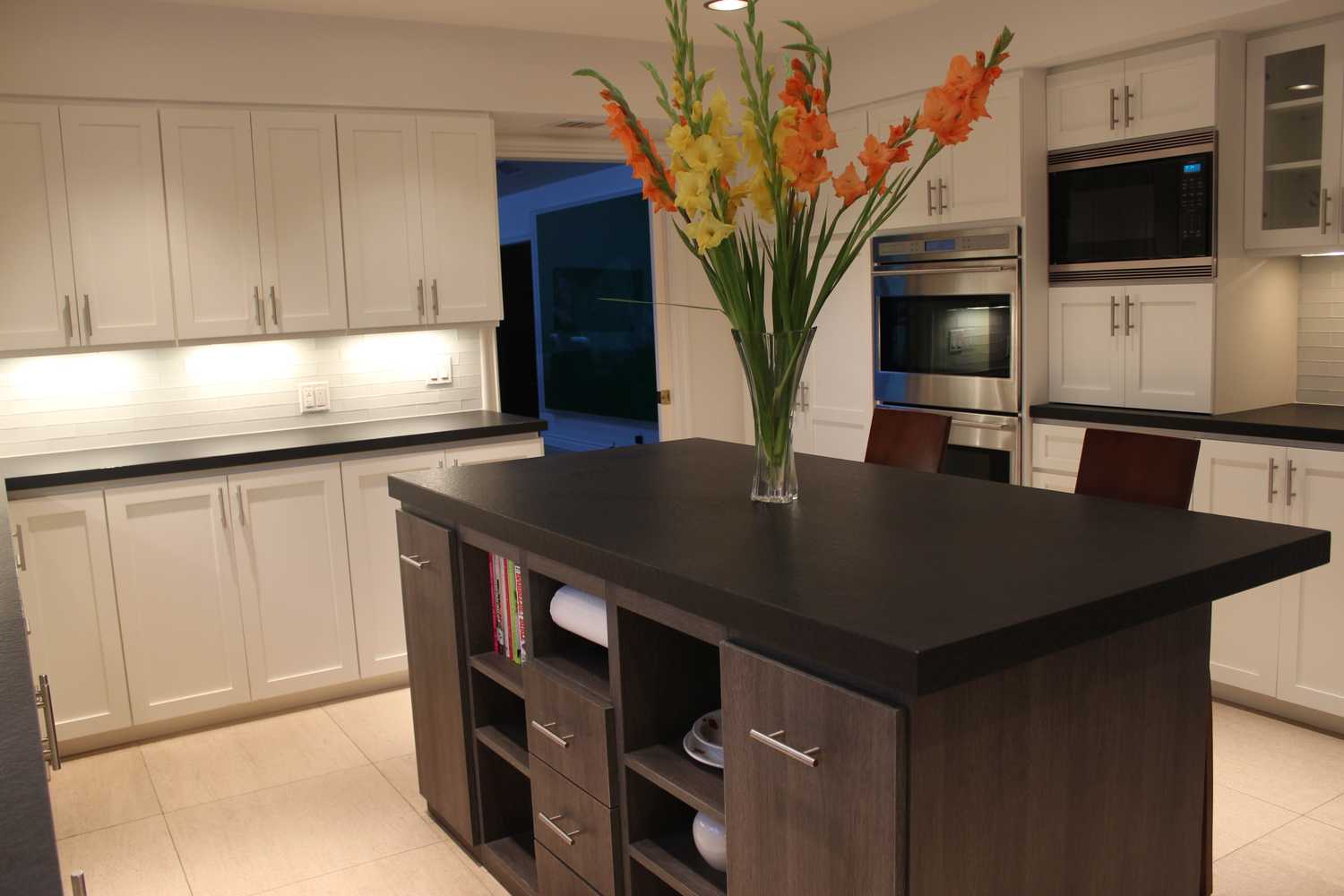 Kitchen remodeling in Woodland Hills