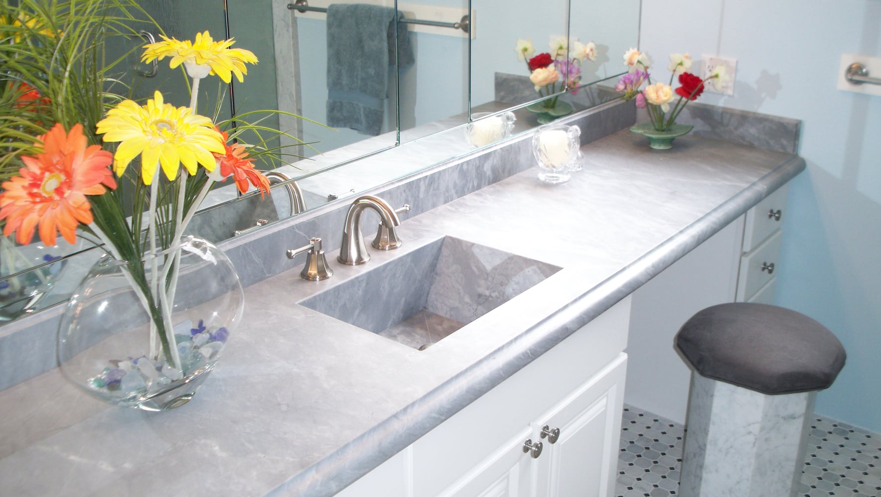 Master Bath Bardiglio Gray and Bianco Venetino