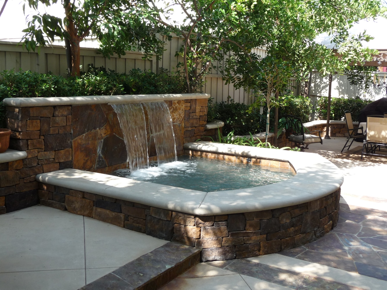Custom Swimming Pools