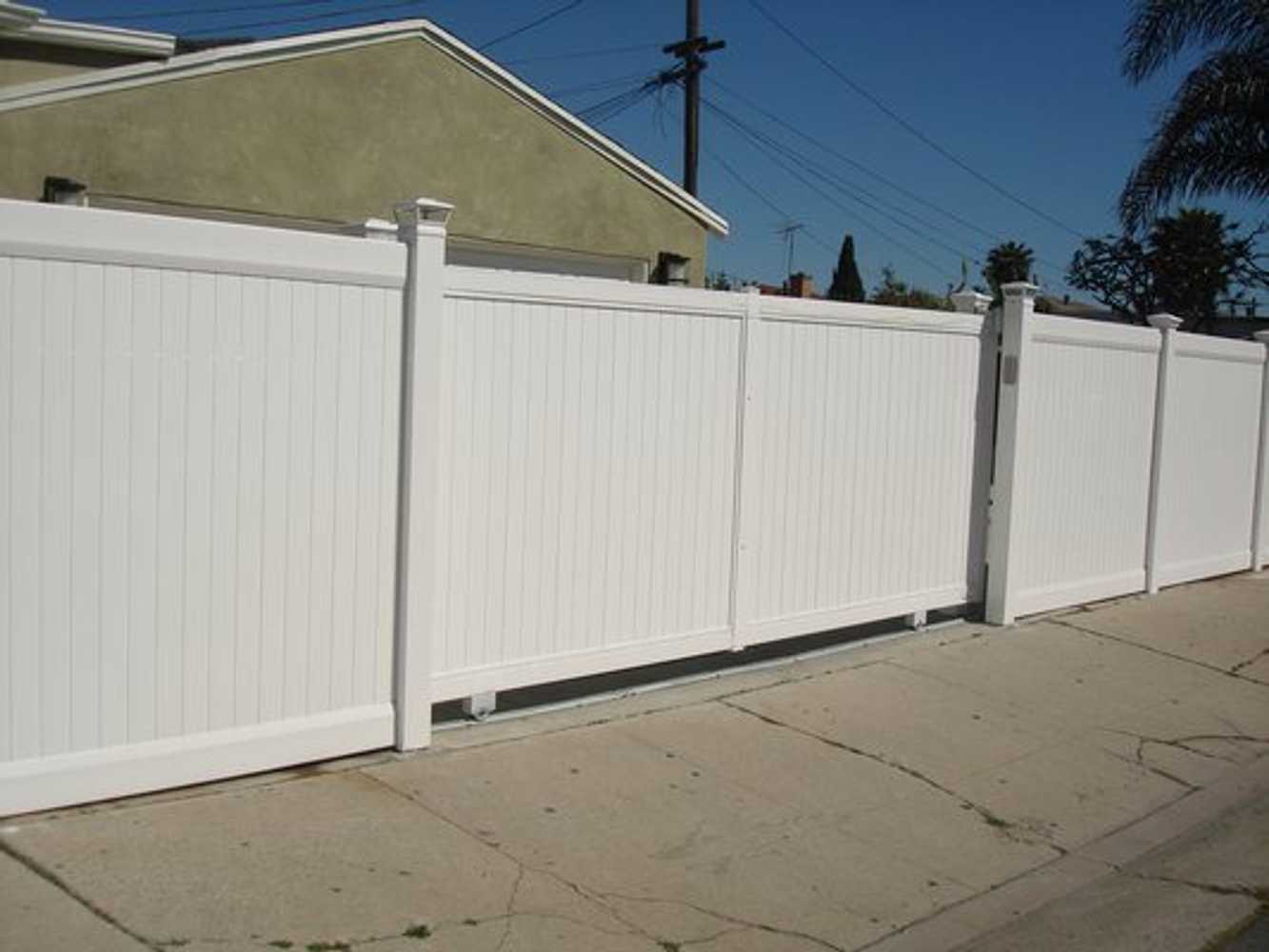 Photo(s) from Vinyl smart fencing inc 