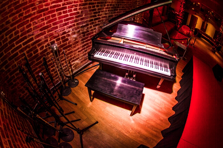 The Mantra - 6363 Selma Ave, Los Angeles, CA 90028