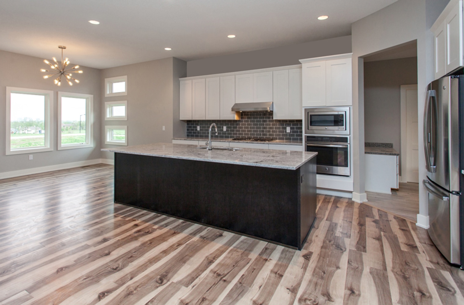 9427 Foxtail Cir, Norwalk