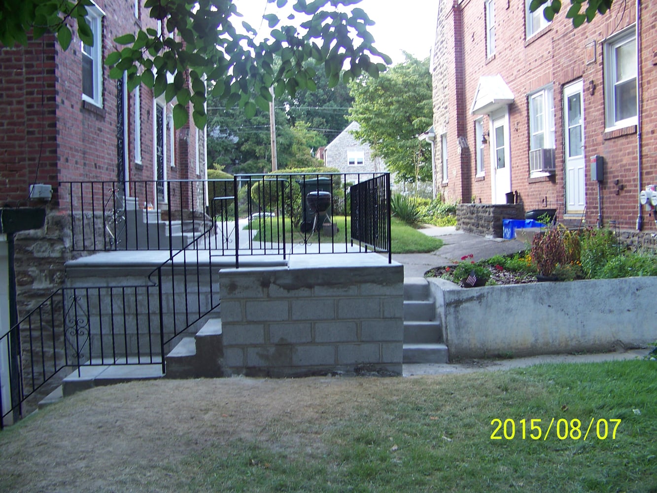 2339 Bryn Mawr Ave back patio