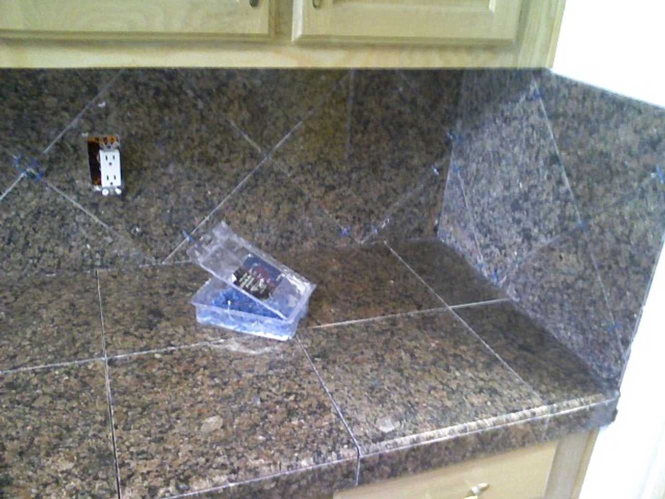 Othello Kitchen Granite/Porcelain Tile Work