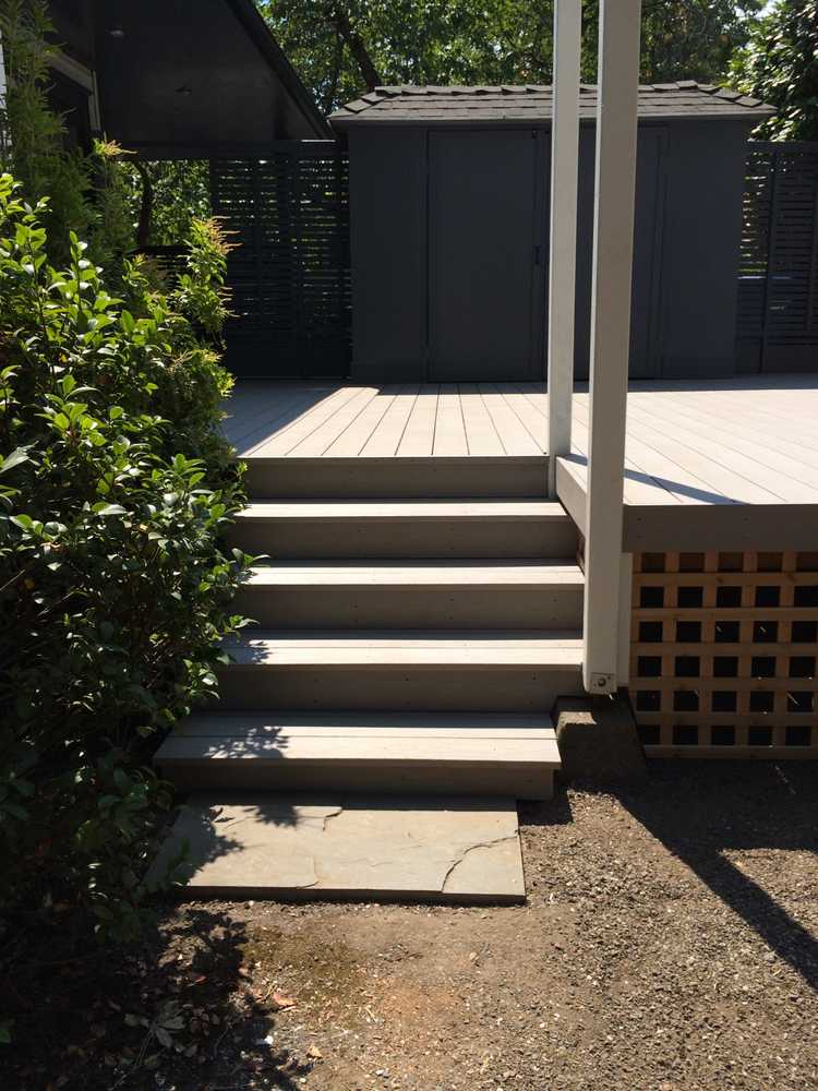 Deck & Trellis in South Salem