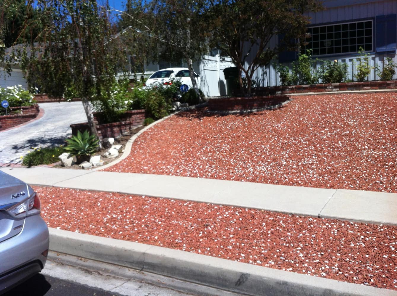 FRONT OF THE HOUSE GRAVEL 