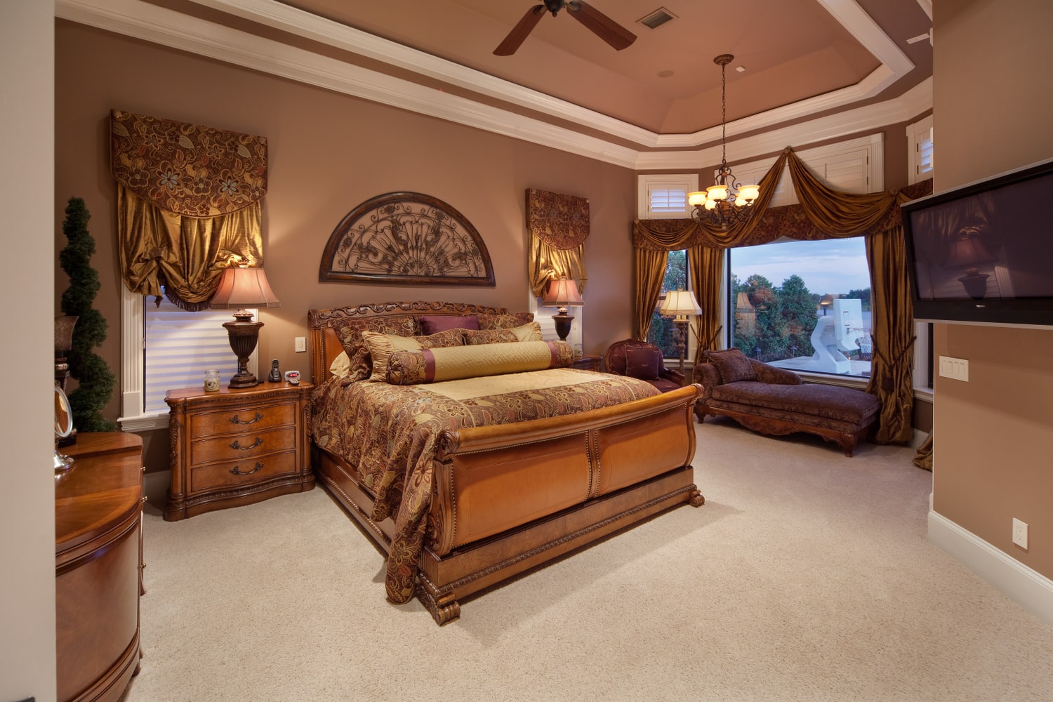 Tuscan Style Lakefront Windermere Residence