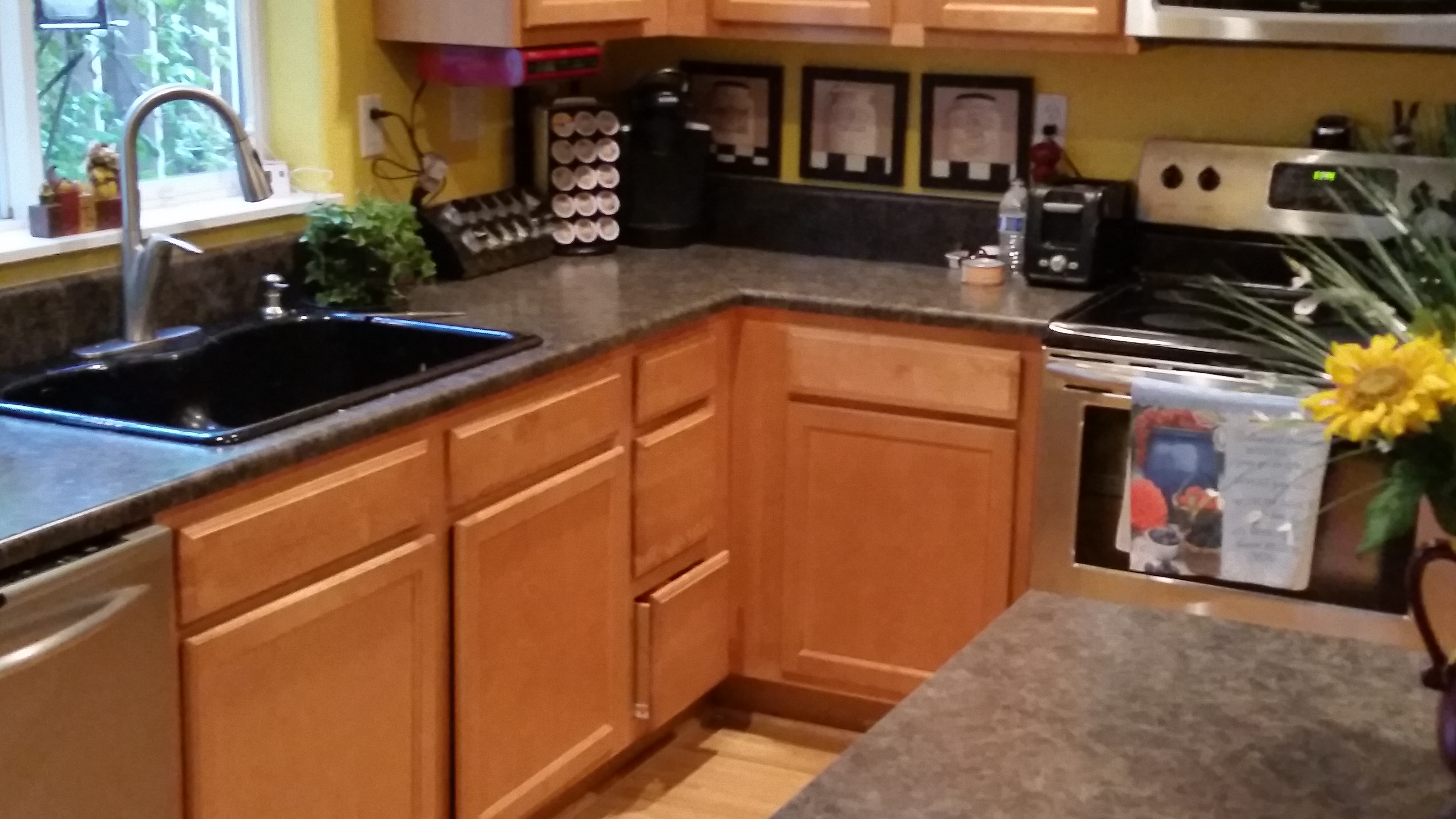Kitchen Countertops & Flooring