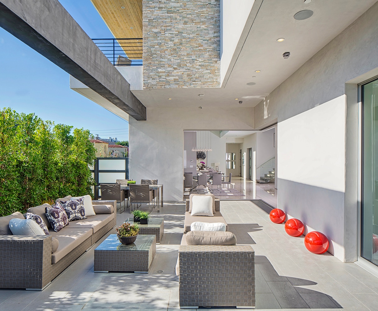 West Hollywood Modern New Construction - Oakwood