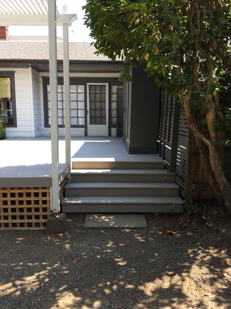 Deck & Trellis in South Salem