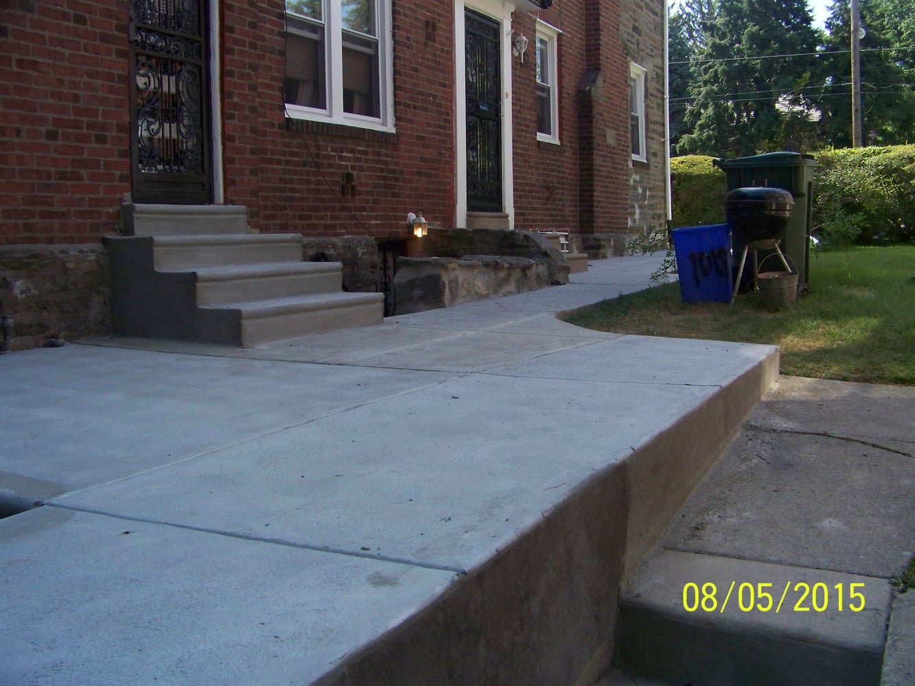 2339 Bryn Mawr Ave back patio