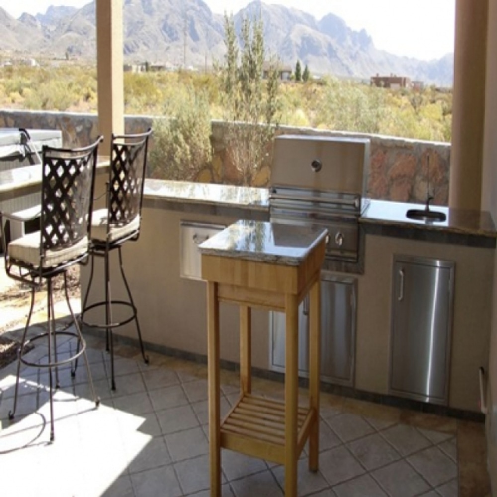 Custom Outdoor Kitchen