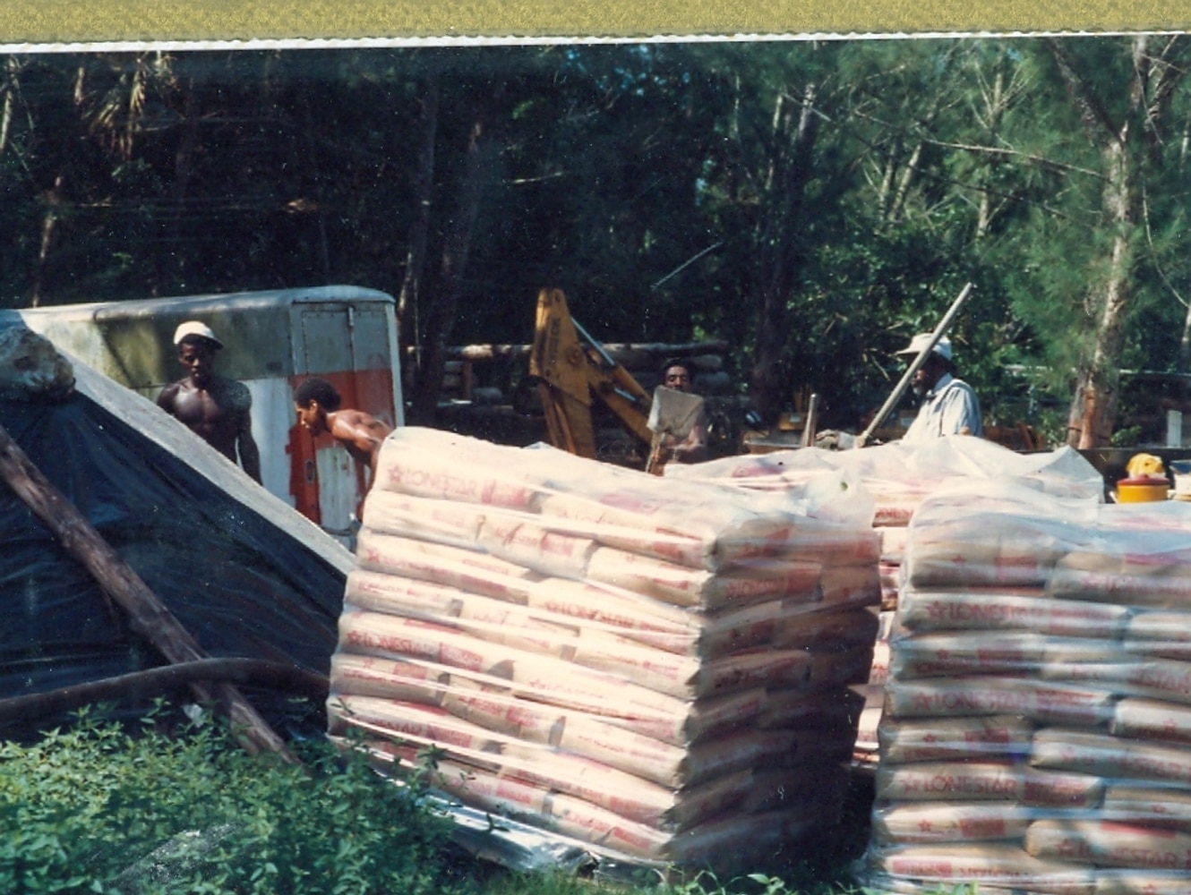 OFF GRID INDESTRUCTIBLE homes in Florida