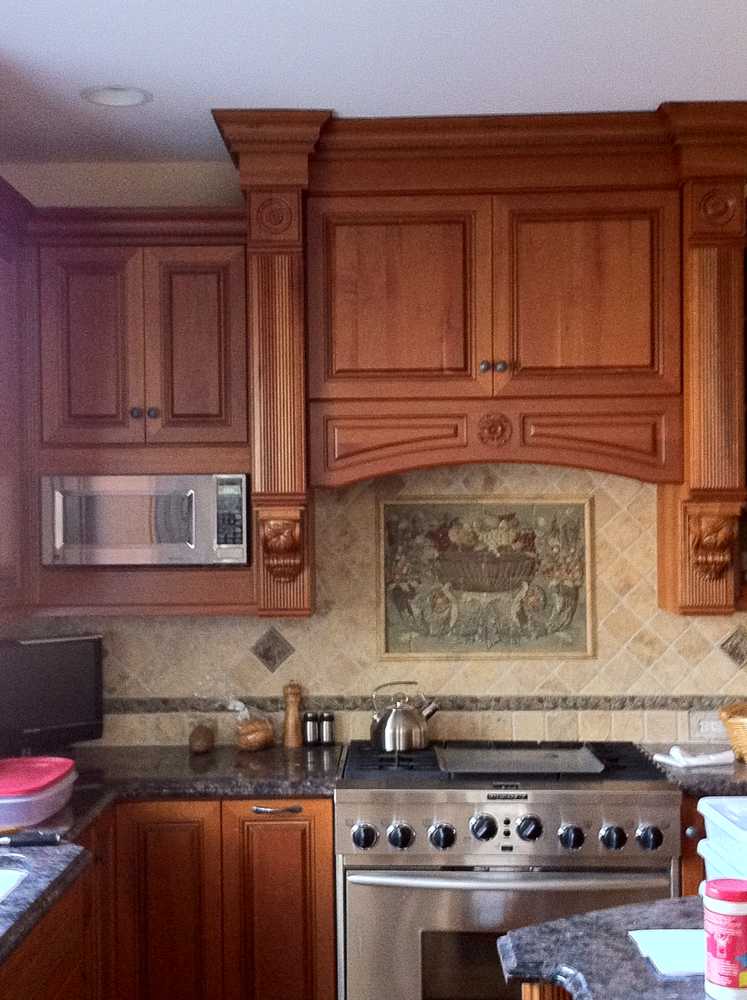 Custom Kitchen Cabinets