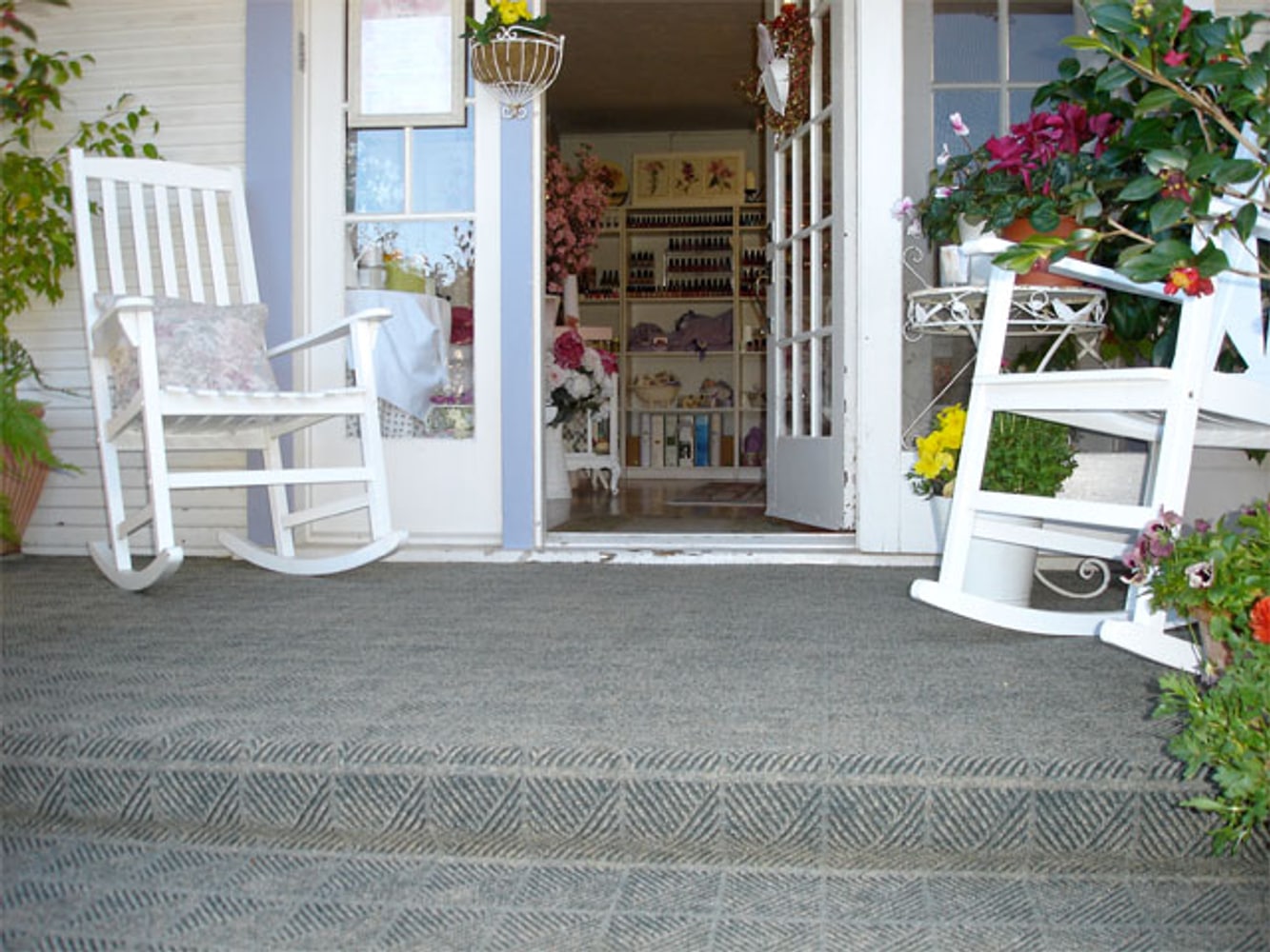 Photo(s) from Modern Floors Inc