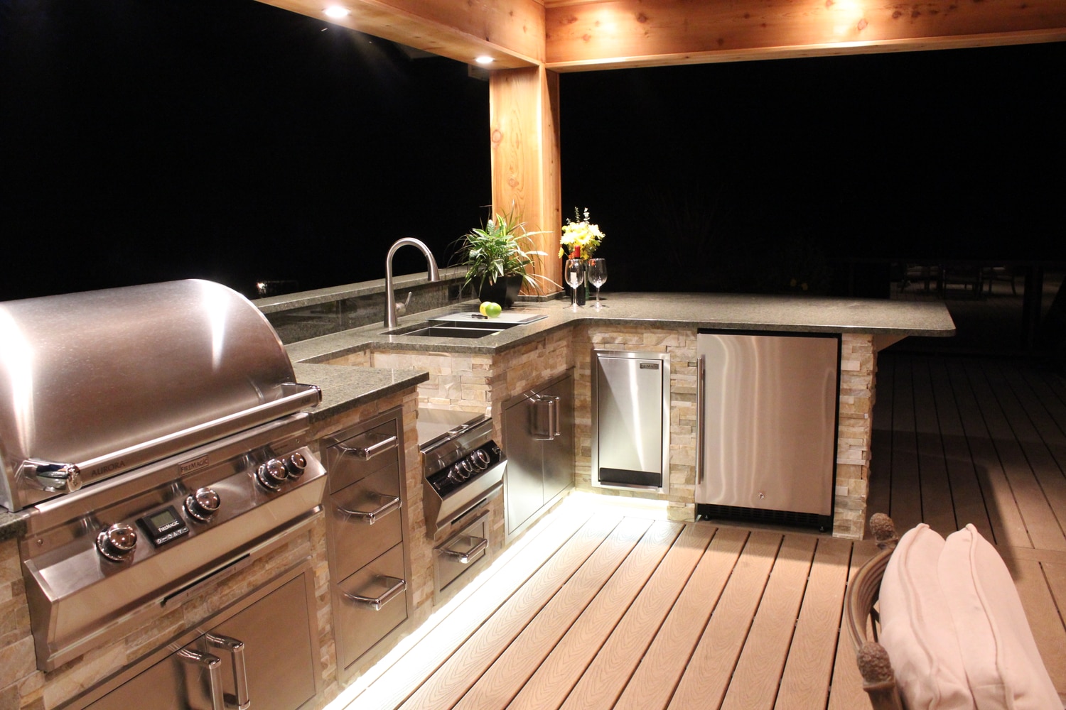 Outdoor Kitchen 