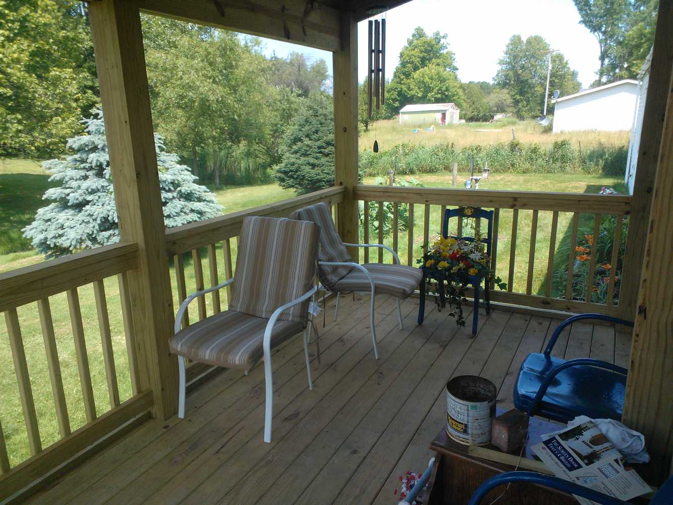 free standing screened deck