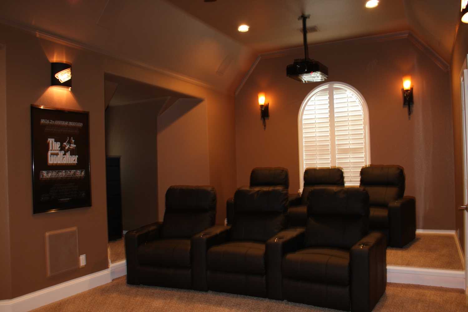 Projects by Caveman Home Theaters