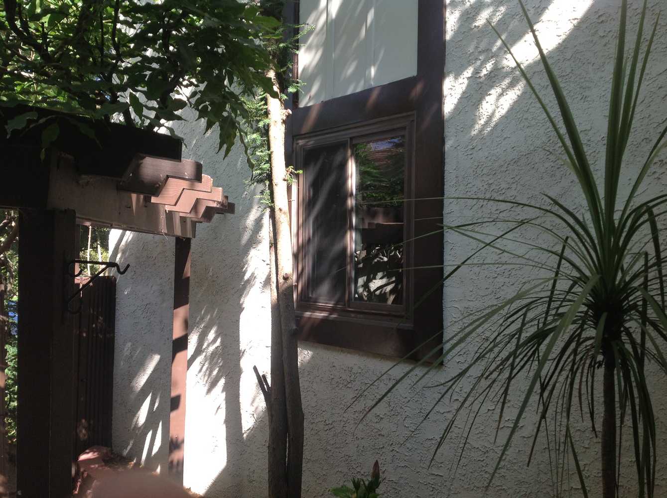 Exterior Stucco Power wash and repaint Photos