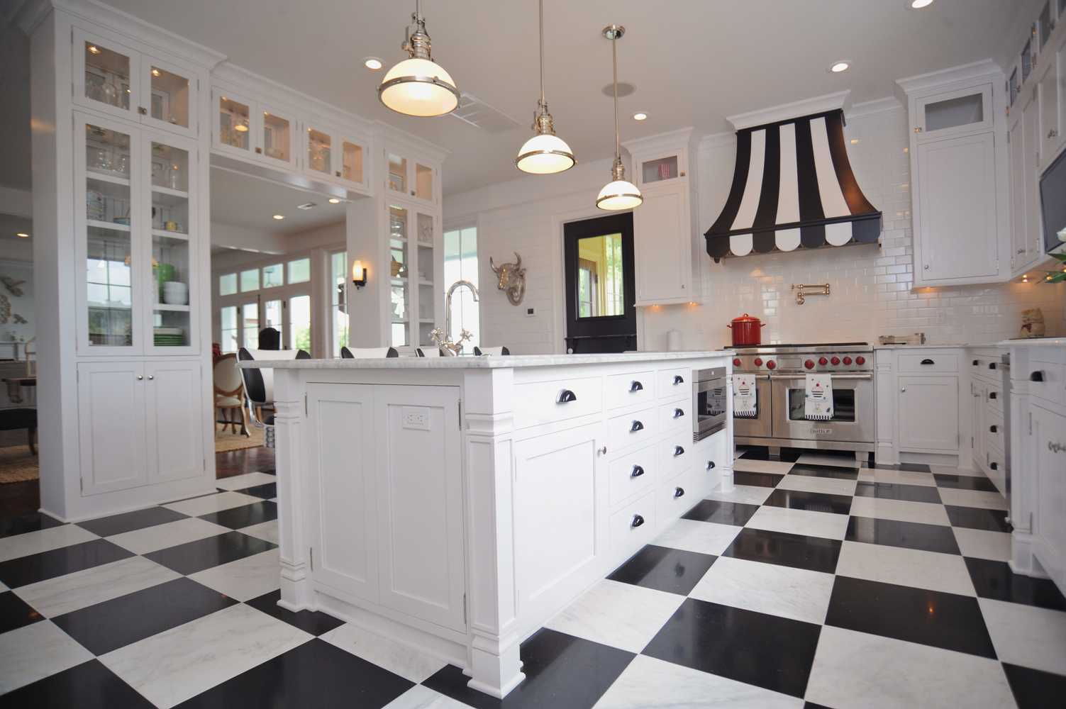 Black and white kitchen