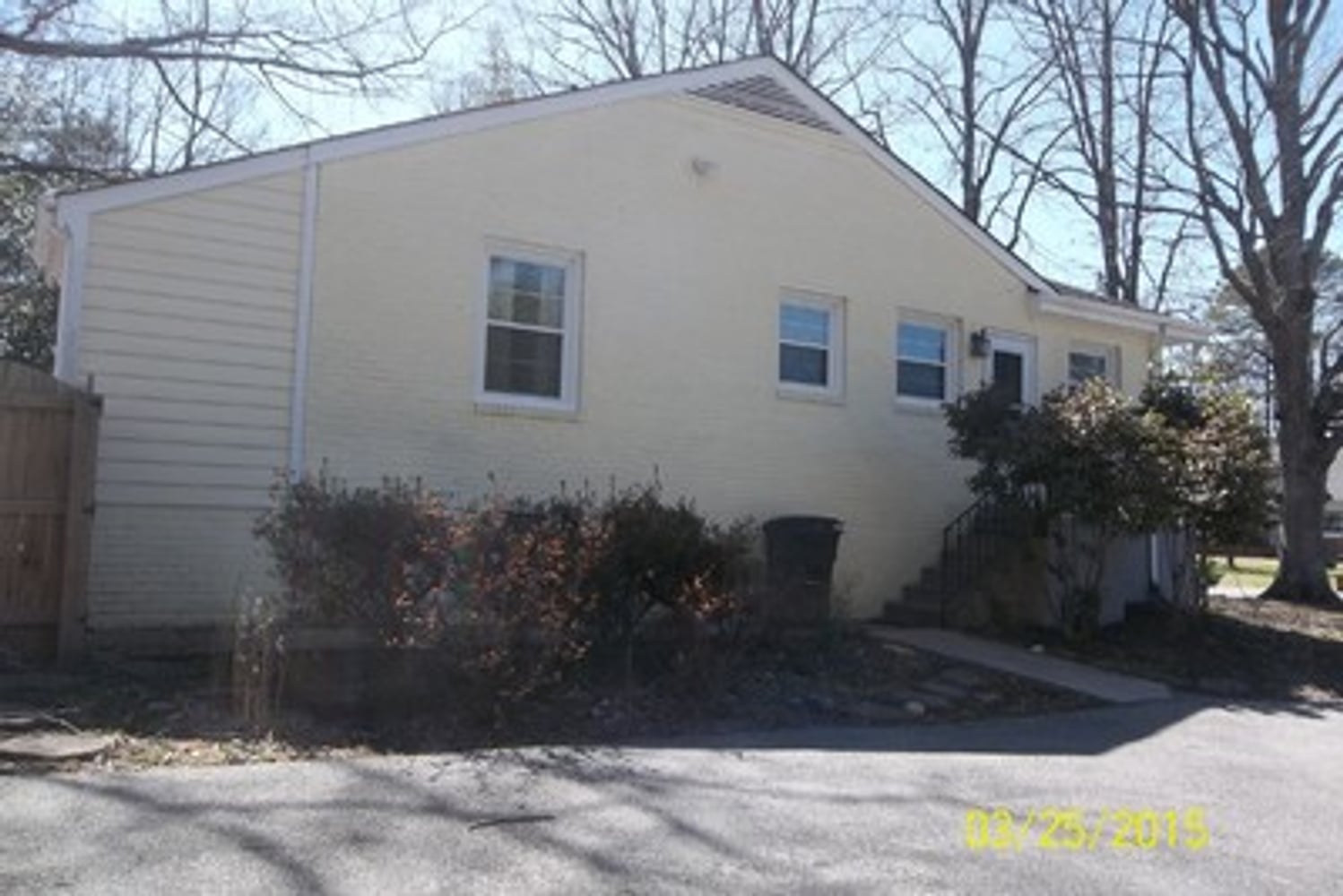 EXTERIOR PAINT BRICK (WHOLE HOUSE) AND DETACHED GARAGE