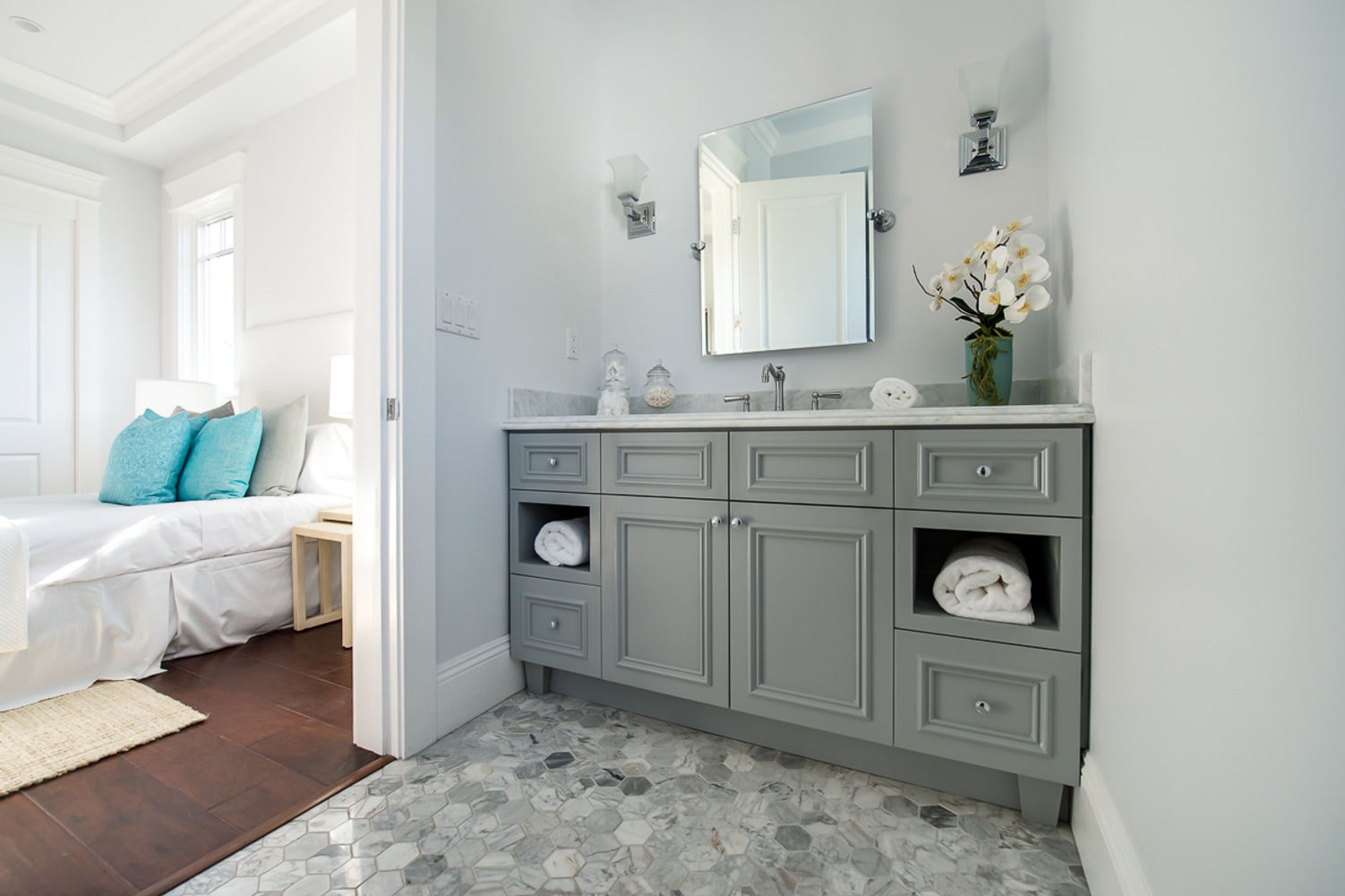 Encino Beach Style New Construction - Densmore