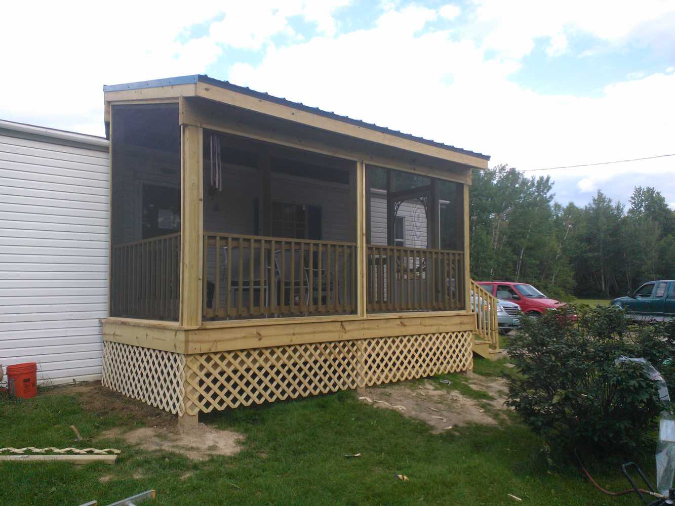 free standing screened deck