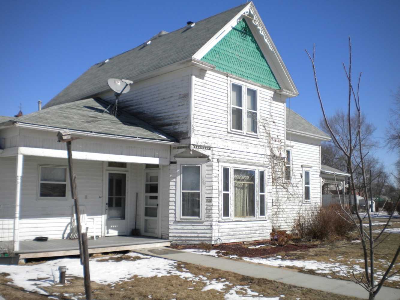 Hundred year old house, reside