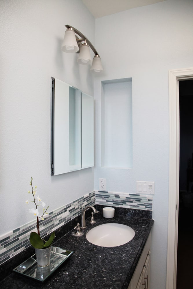 La Crescenta - Master & Guest Bathrooms